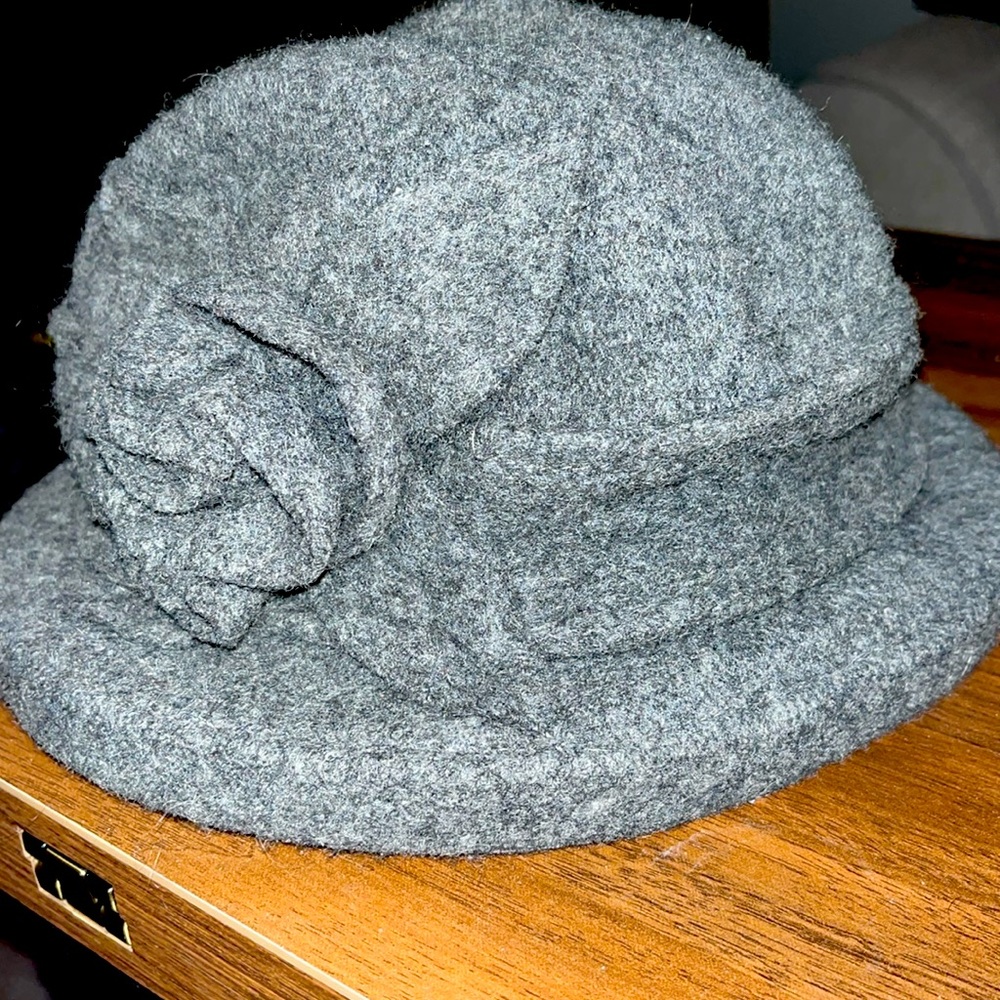 100% gray wool hat